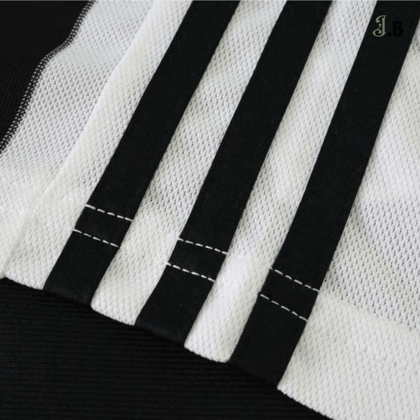 Juventus F.C Vintage 17 Striped Home Fan Jersey - JogaBonito - Jersey