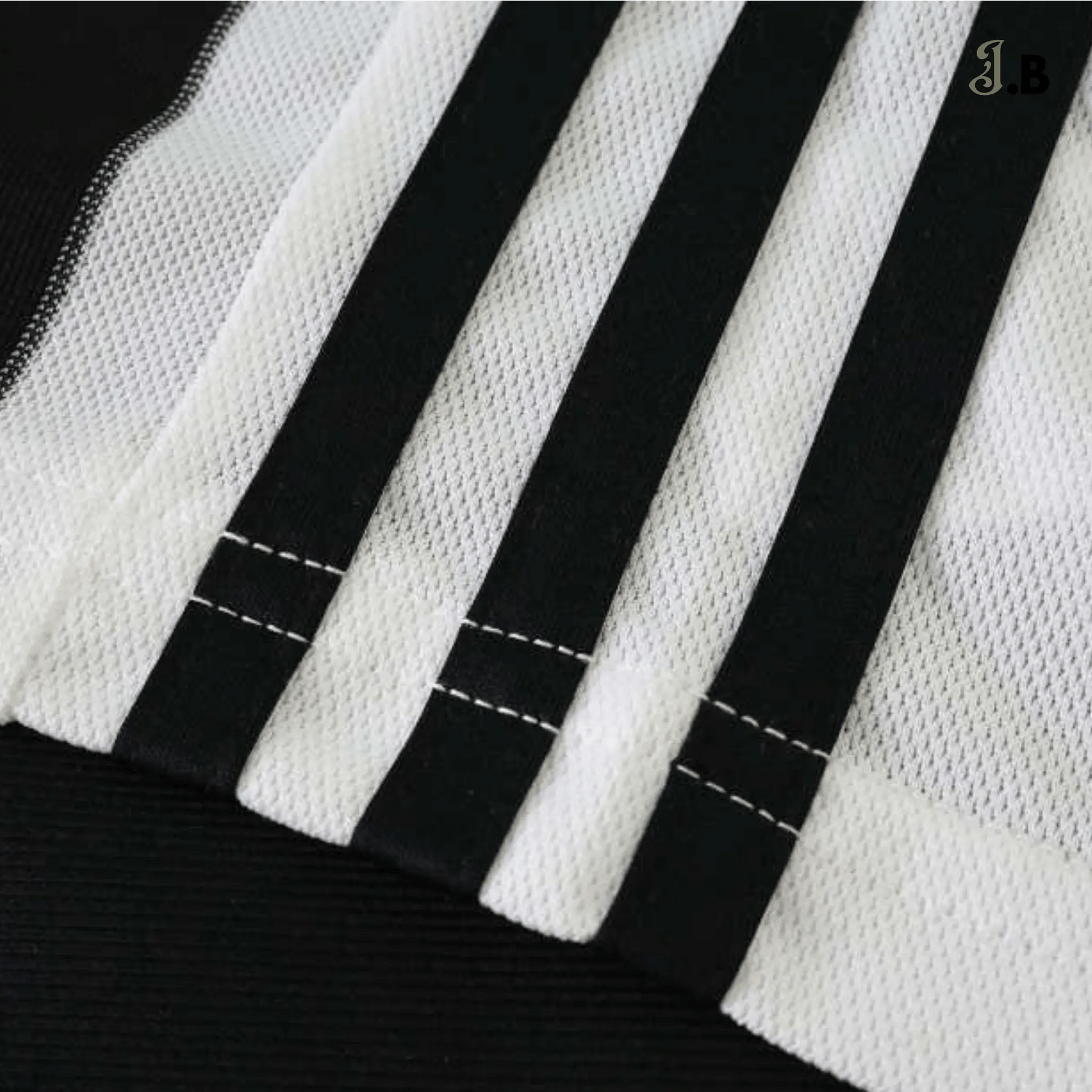 Juventus F.C Vintage 17 Striped Home Fan Jersey - JogaBonito - Jersey
