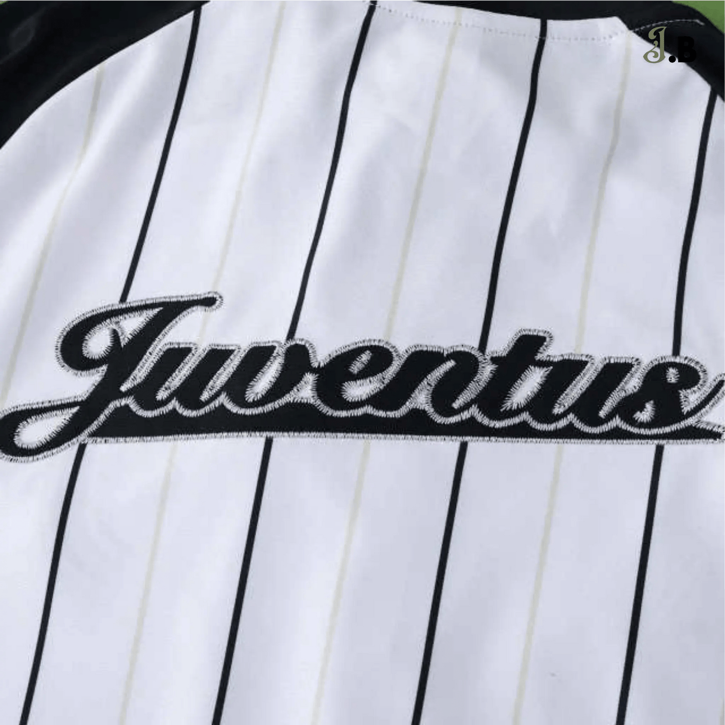 Juventus F.C Vintage White Baseball Jersey - JogaBonito - Jersey