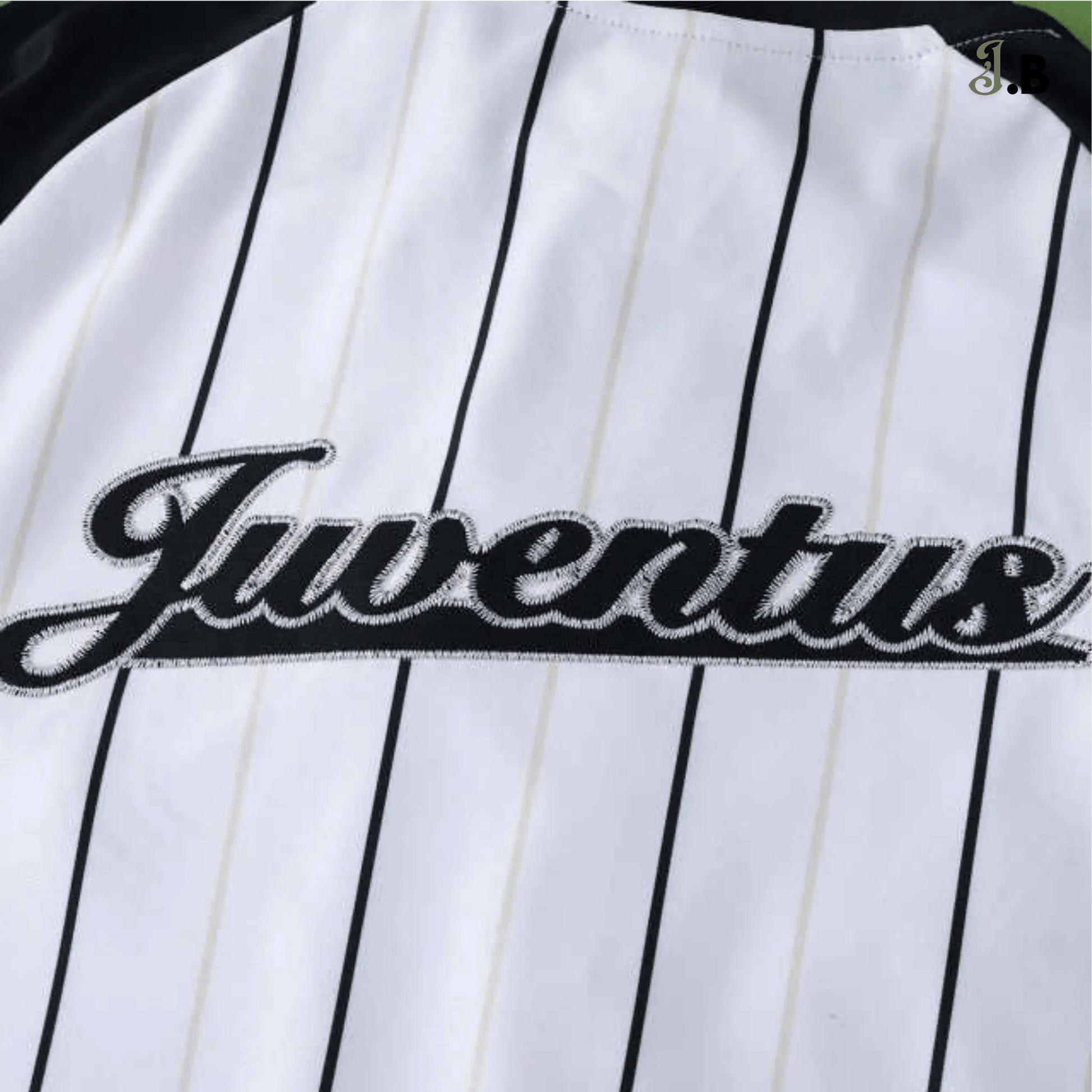 Juventus F.C Vintage White Baseball Jersey - JogaBonito - Jersey