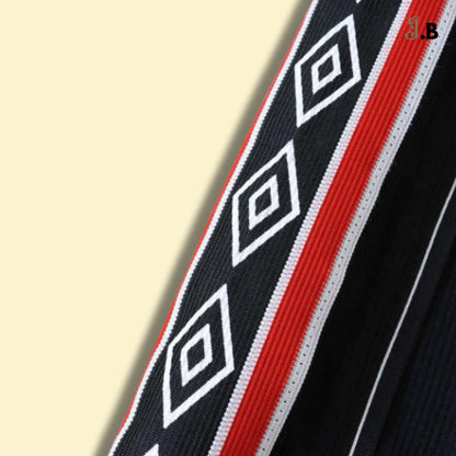 MUFC Retro Black 1998 Long Sleeve - JogaBonito - Jersey