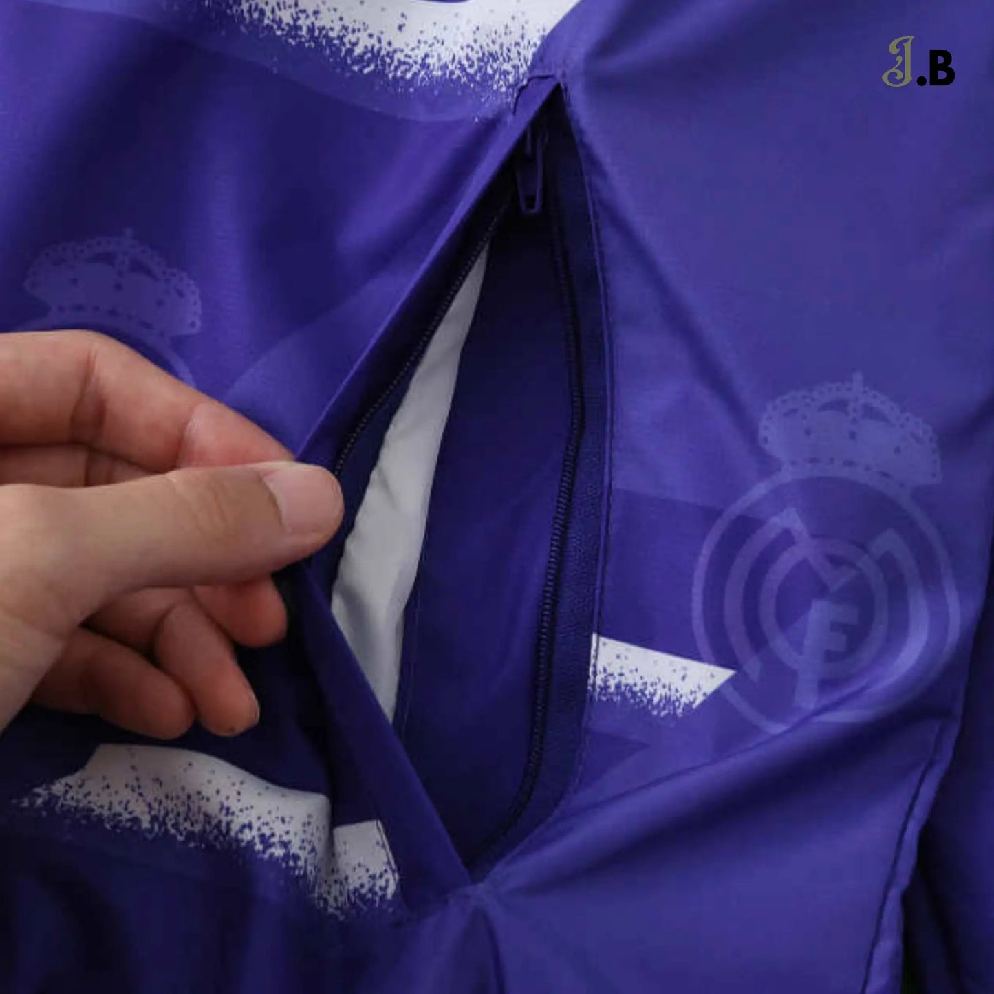 Real Madrid CF Vintage Purple Hooded Windbreaker - JogaBonito - Jersey